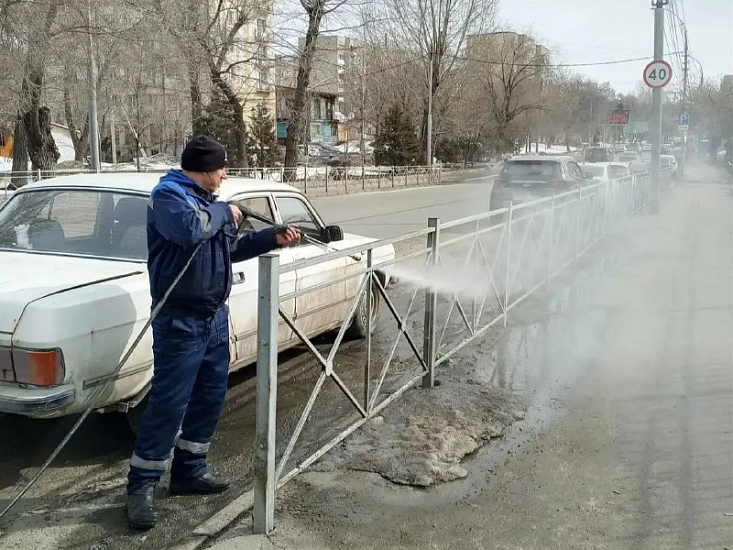 В городе продолжаются плановые работы по благоустройству