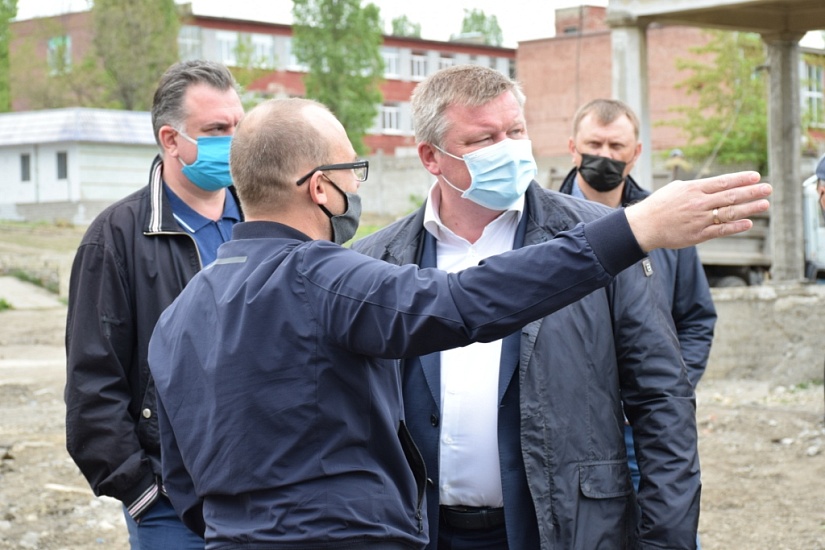 Михаил Исаев проинспектировал реконструкцию 
стадиона Спартак