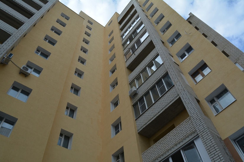 В Саратове введены в эксплуатацию 2 проблемных 
дома
