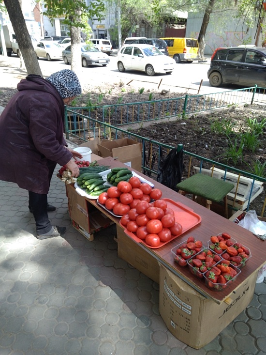 В Кировском районе идет борьба с незаконной 
торговлей