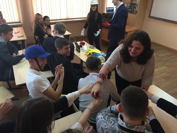 Прошли тематические уроки для учащихся 
старших классов