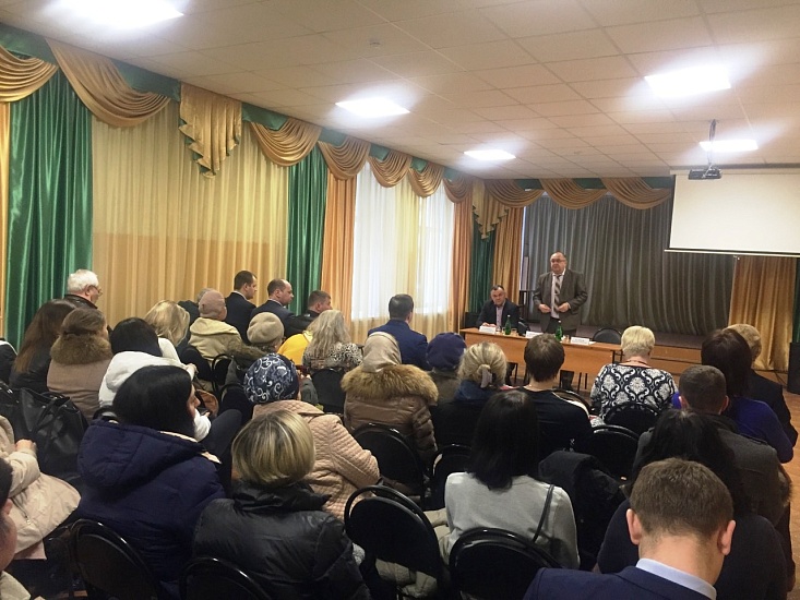 Глава Октябрьского района провел встречу 
с жителями