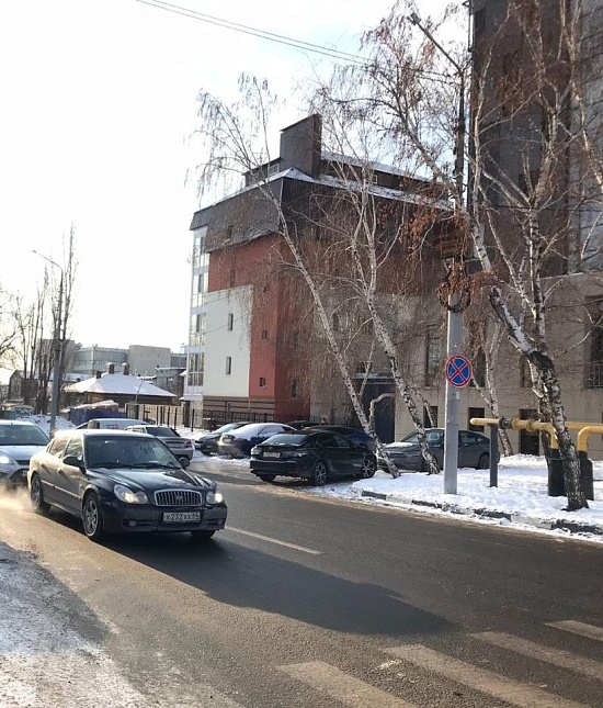 В Октябрьском районе установили дорожные 
знаки «Остановка запрещена»