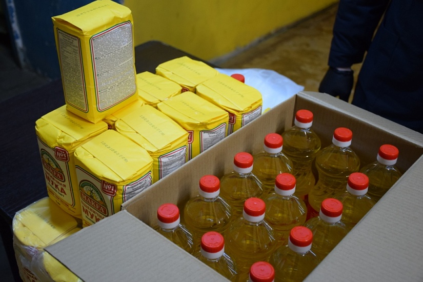 В Саратове все школьники из малообеспеченных 
семей получили продуктовые наборы на первые 2 недели