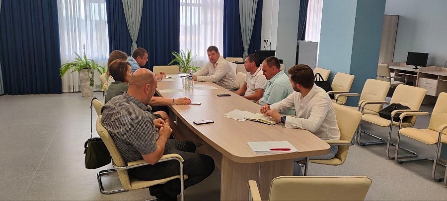Сергей Пилипенко проверил ход работ по 
реконструкции теплотрассы