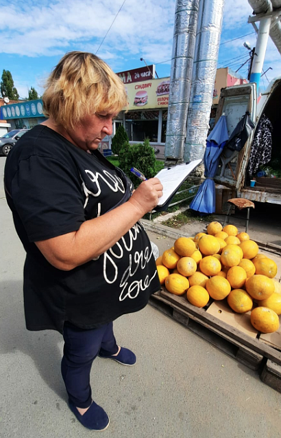Сотрудники комитета муниципального контроля 
обследовали территорию города на предмет выявления нарушений в сфере торговли