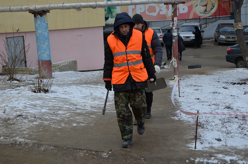 В муниципальных учреждениях по благоустройству 
продолжается дополнительный набор рабочих по уборке города