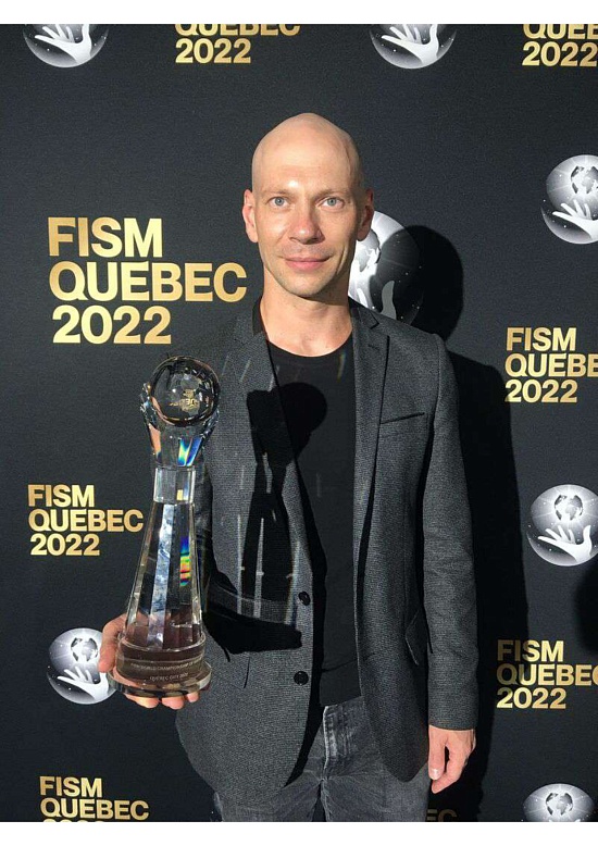 Артем Щукин выступил на чемпионате мира 
по фокусам «FISM»