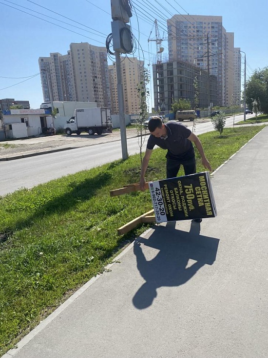 В Ленинском районе продолжаются рейды 
по соблюдению дизайн-кода вывесок