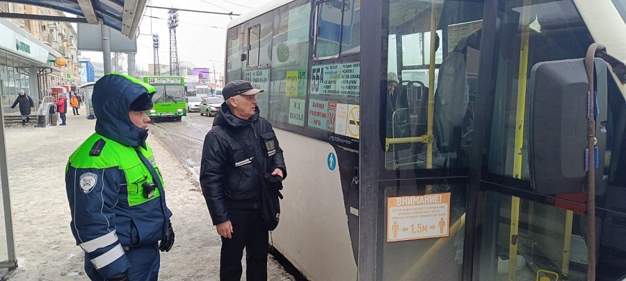 По поручению главы города продолжаются 
проверки городских муниципальных автобусных маршрутов