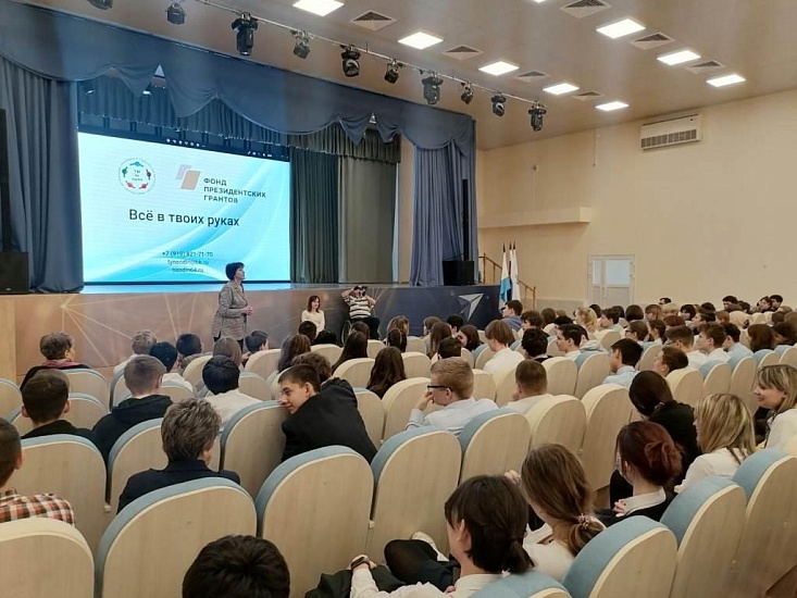 Лариса Максина провела с подростками беседу 
о здоровом образе жизни
