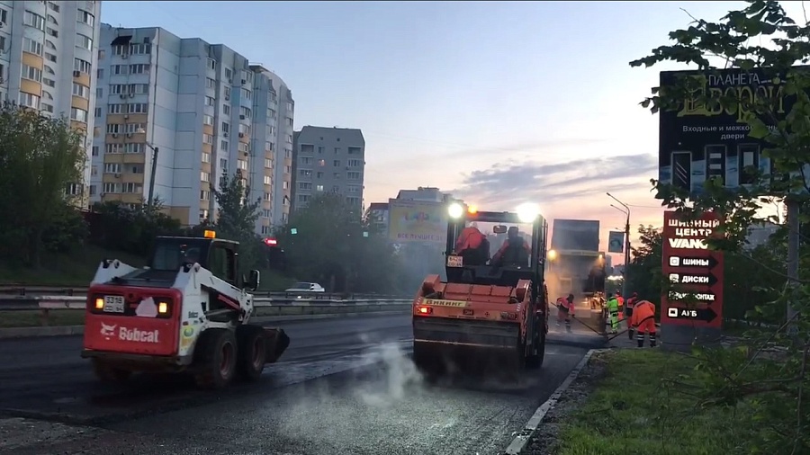 Михаил Исаев и Роман Бусаргин проверили 
ход замены дорожного покрытия в областном центре