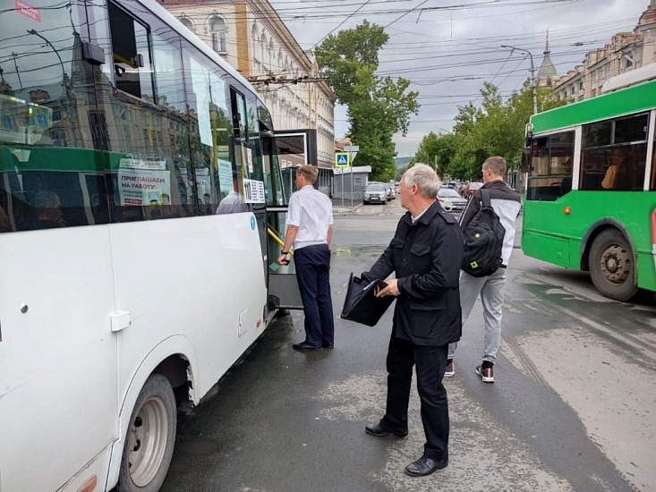 Сотрудники комитета муниципального контроля 
обследовали городской общественный транспорт