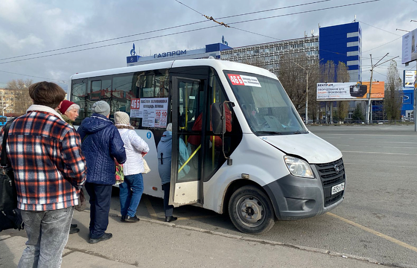 Проведена проверка маршрутов №№ 46 и 46Б 
на конечном остановочном пункте «Площадь Ленина»