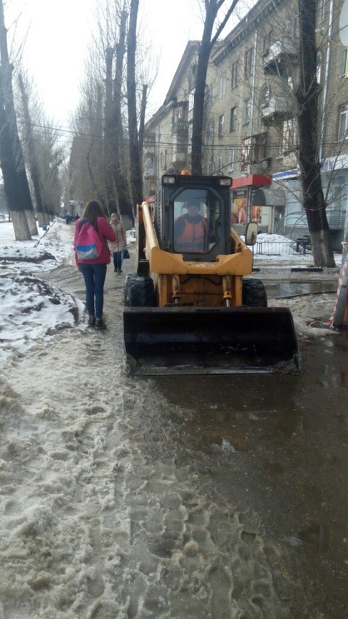 Пешеходная зона по проспекту Энтузиастов 
очищена от снега