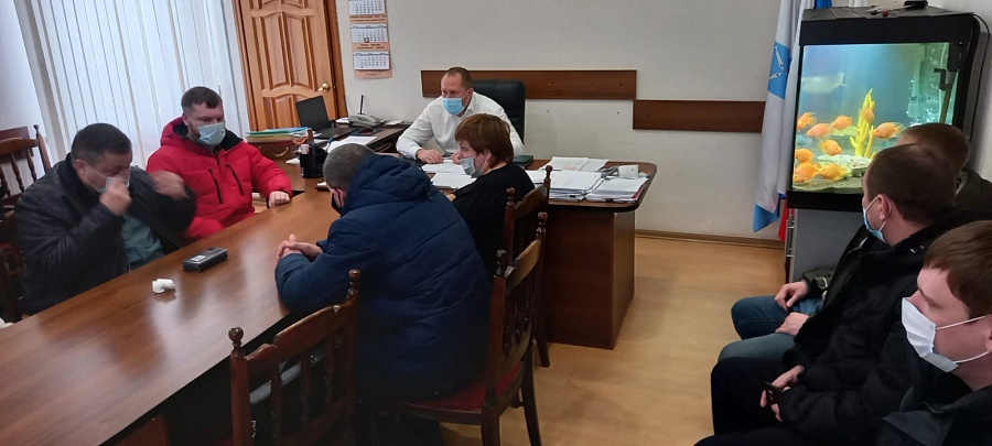В Ленинском районе состоялось совещание 
с представителями управляющих компаний