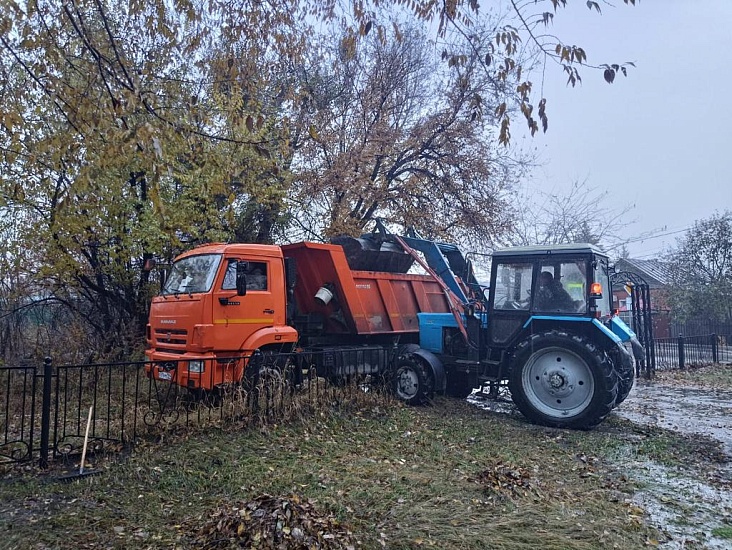 В Волжского района в круглосуточном режиме 
проводятся работы по уборке территорий