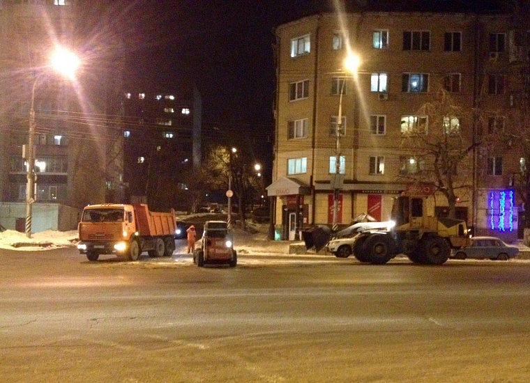 Продолжаются работы по очистке улиц от 
снега