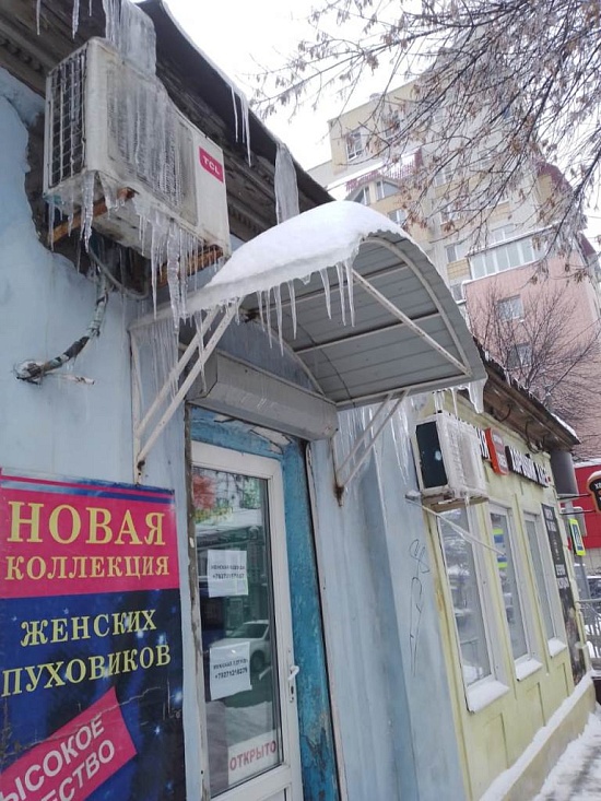 За день почти сотню владельцев объектов 
недвижимости привлекли к ответственности за неудовлетворительную уборку