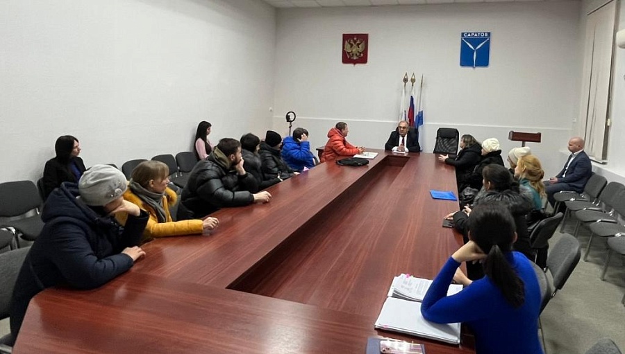 Игорь Молчанов провел встречу с жителями