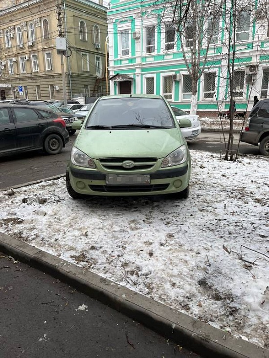 Продолжаются мероприятия по выявлению 
фактов нарушения правил парковки на территории Октябрьского района