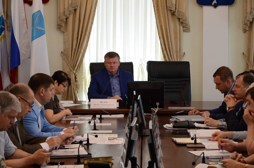 В администрации Саратова обсудили подготовку 
к новому отопительному сезону