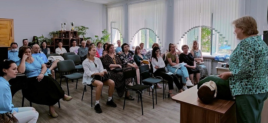 В муниципальном учреждении Фрунзенского 
района проведен семинар-тренинг по охране труда
