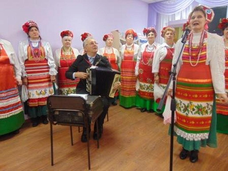 Прошел вечер «Все сияет новогодним настроением»