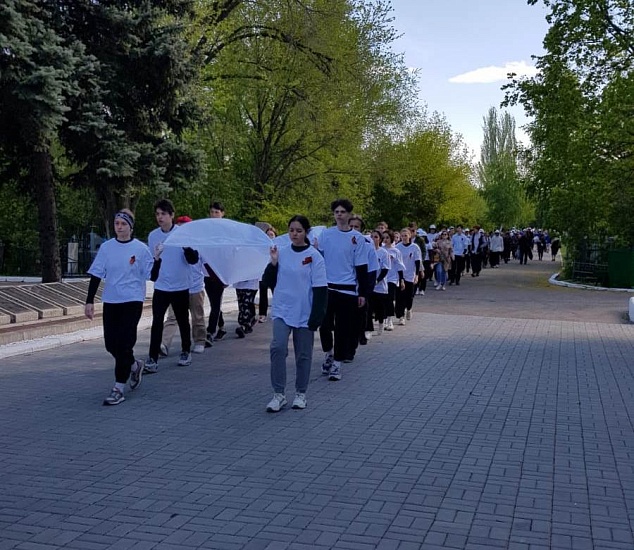 В Кировском районе прошел легкоатлетический 
лонгмоб «Нам дороги эти позабыть нельзя»