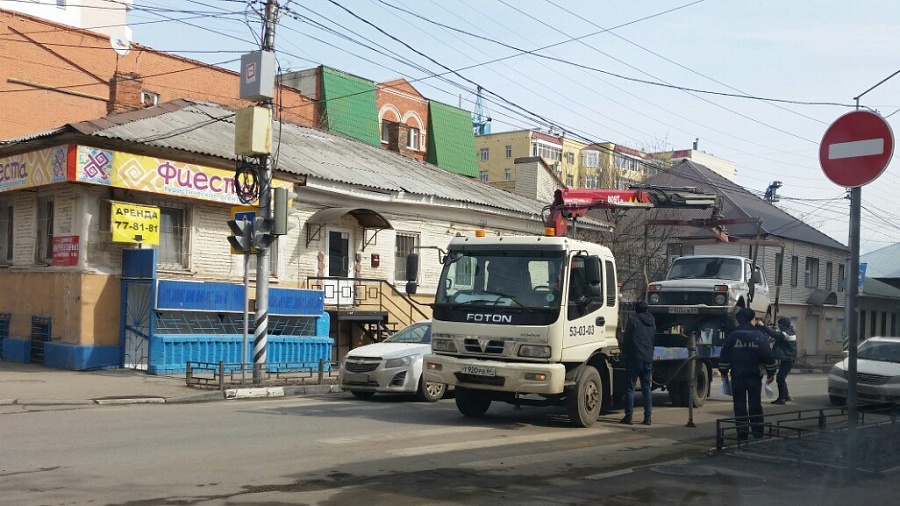 В Волжском районе в постоянном режиме проходятся 
рейды по эвакуации автотранспорта
