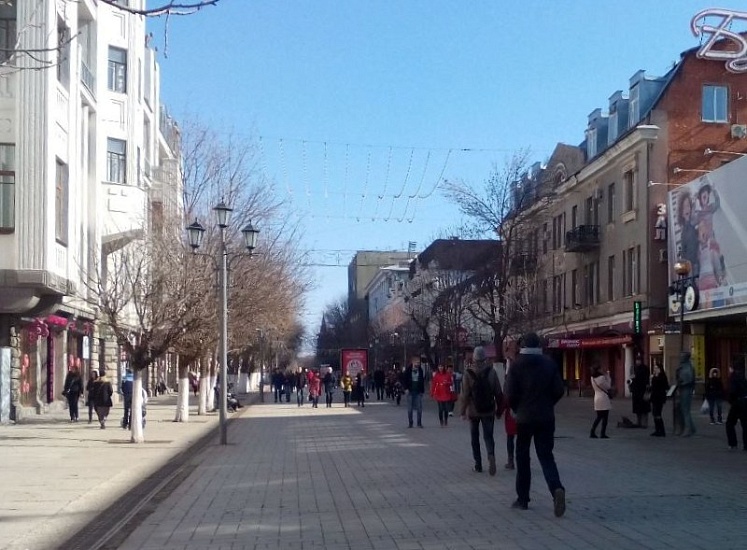 В центре города ликвидируют несанкционированные 
торговые точки и выявляют самовольно установленные рекламные конструкции