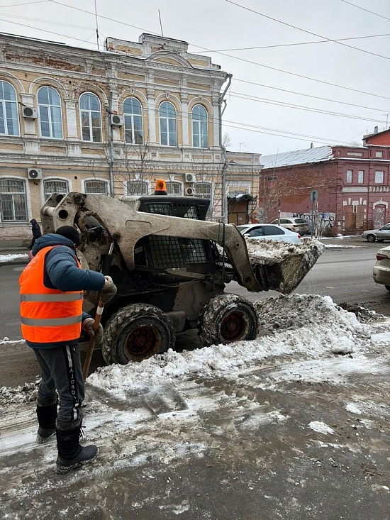 В Октябрьском районе продолжаются комплексные 
работы по благоустройству