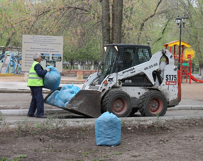 Во Фрунзенском районе продолжаются работы 
по благоустройству