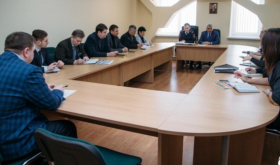 Управление МВД России по городу Саратову 
проводит конкурс видеороликов по безопасности дорожного движения