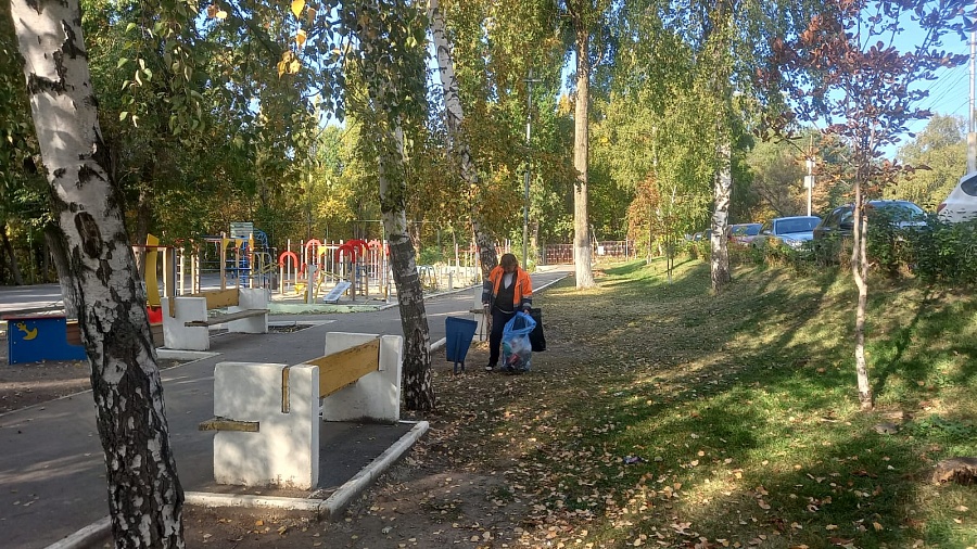 Во Фрунзенском районе продолжаются мероприятия 
по благоустройству территории