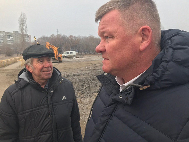 В сквере им. М. Расковой продолжается подготовка 
к будущей реконструкции