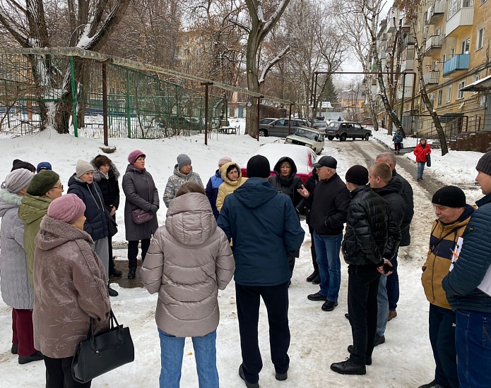 Во Фрунзенском районе проведен выезд по 
вопросам подачи отопления и горячего водоснабжения