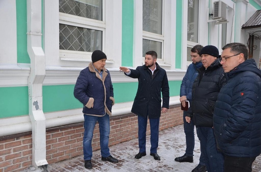 Лев Юсупов совместно с представителями 
Общественной палаты Саратова проконтролировали соблюдение Правил благоустройства на территории областного центра