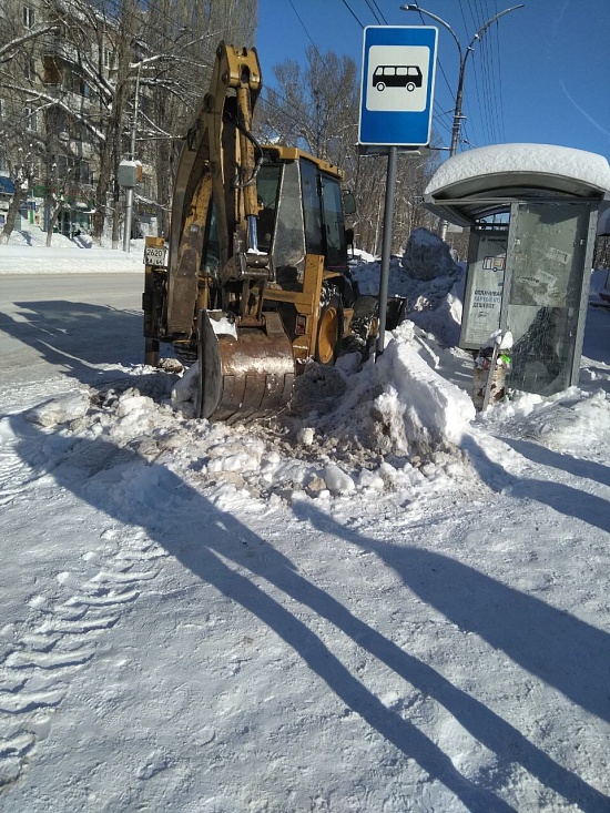 В Заводском районе продолжается уборка 
снега