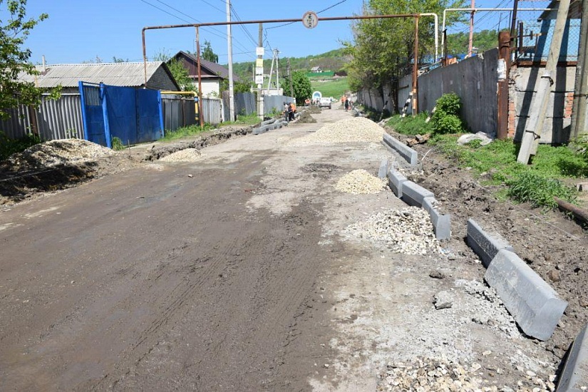 В присоединенных к Саратову селах ведется 
ремонт дорог