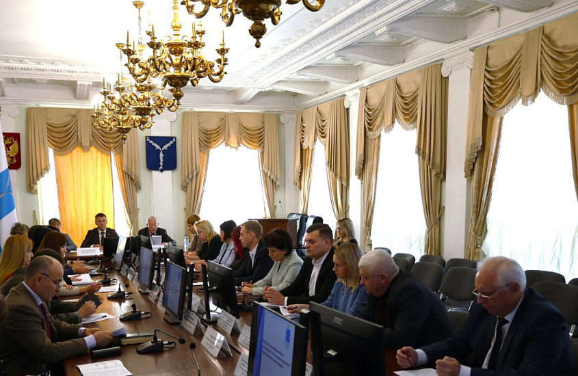 Состоялось заседание городской трехсторонней комиссии по регулированию социально – трудовых отношений