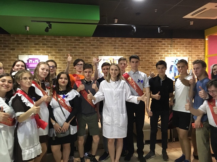 Для школьников провели экскурсию в сети 
пиццерий «Додо Пицца»