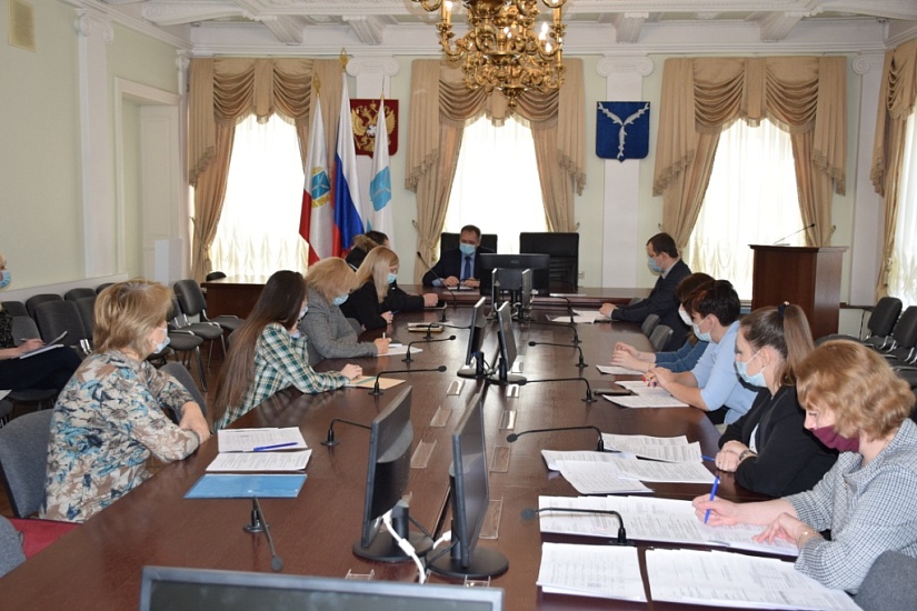 В администрации муниципального образования 
«Город Саратов» прошло очередное заседание контрольной комиссии