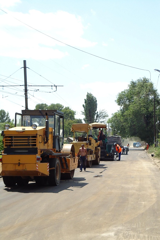 Дорожники приступили к ремонтным работам 
на ул. Плодородная