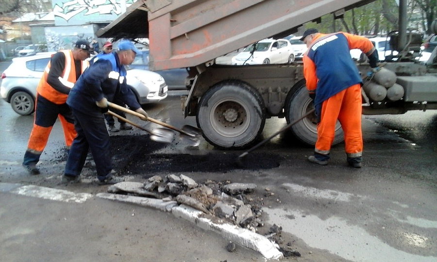 В Кировском районе продолжается ямочный 
ремонт дорожного полотна