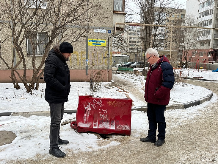 В Кировском районе состоялось выездное 
мероприятие с целью обследования состояния смотровых колодцев