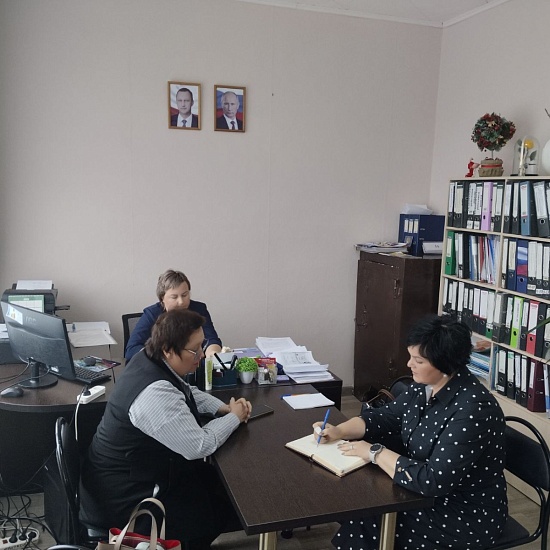 Лариса Максина совместно с заместителем начальника Департамента Гагаринского административного района провели выездное обследование на территорию Сторожевского территориального управления 
