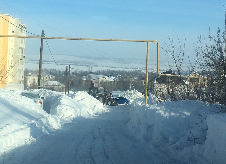 В Волжском районе продолжаются работы 
по очистке территории от последствий снегопада
