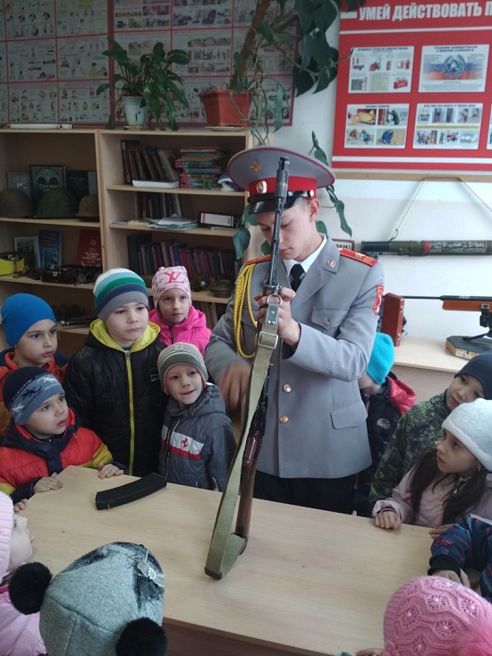 Дошколята Ленинского района стали гостями 
кадетской школы