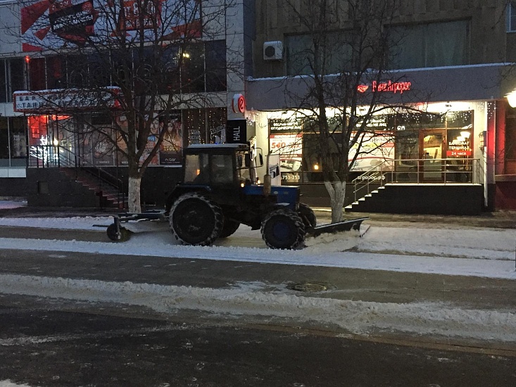 Уборка города ведется в круглосуточном 
режиме